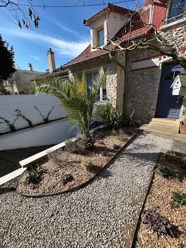 Création de jardin à Carrières-sous-Poissy — massifs et plantations
